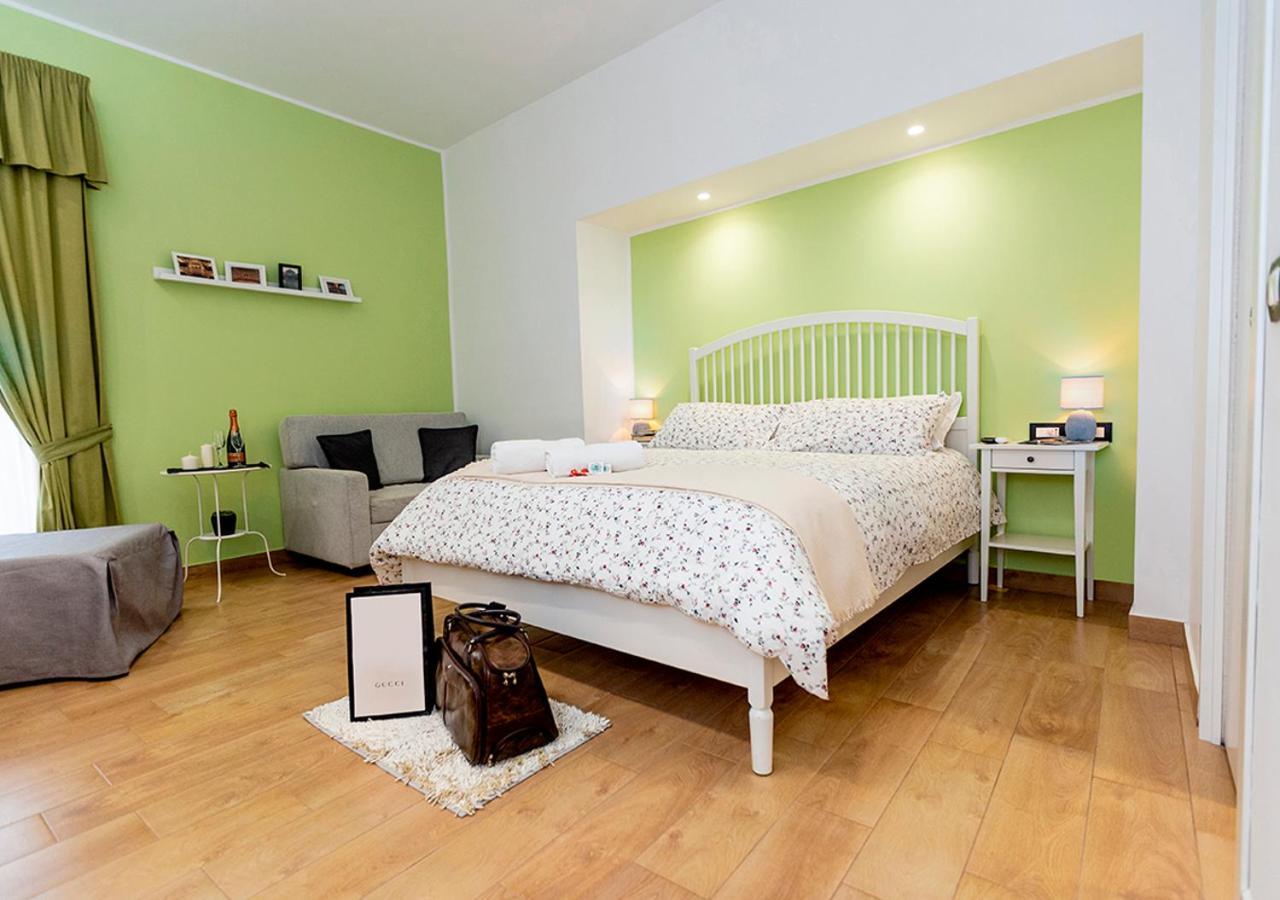 B&B Vico Milano 18 Naples Luaran gambar