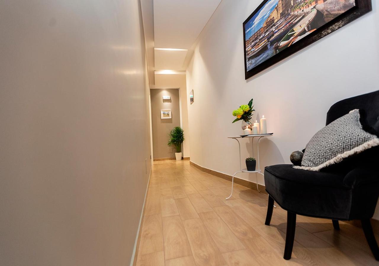 B&B Vico Milano 18 Naples Luaran gambar
