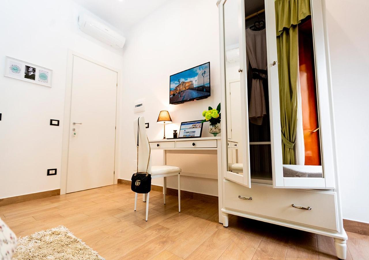 B&B Vico Milano 18 Naples Luaran gambar