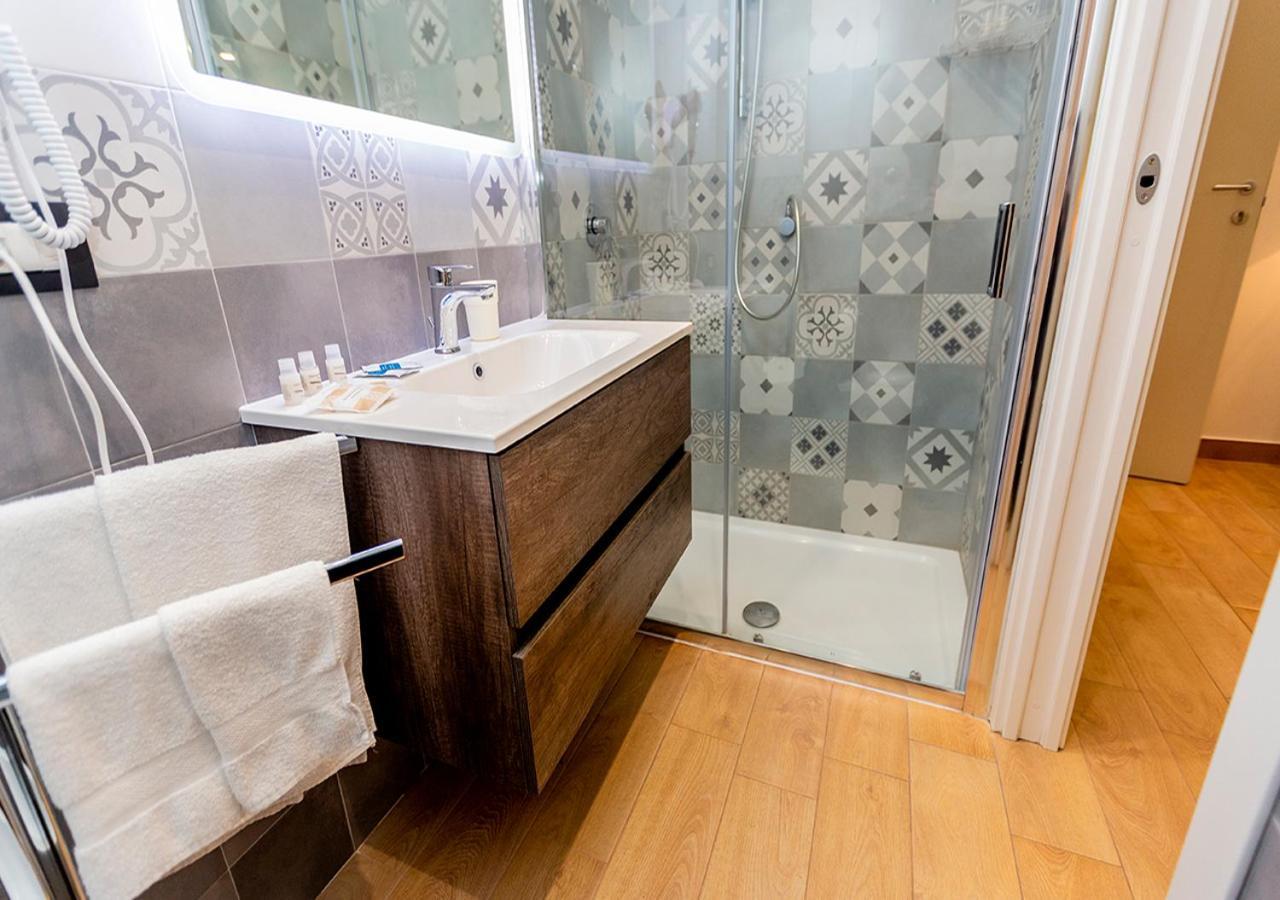 B&B Vico Milano 18 Naples Luaran gambar